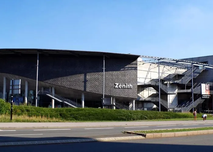 Train Station: Equipped Appartement